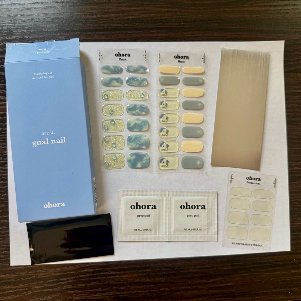 Ohora N Snow Bear NP-169 – Semi-Cured Gel Nail Strips, Winter Bear & Glitter